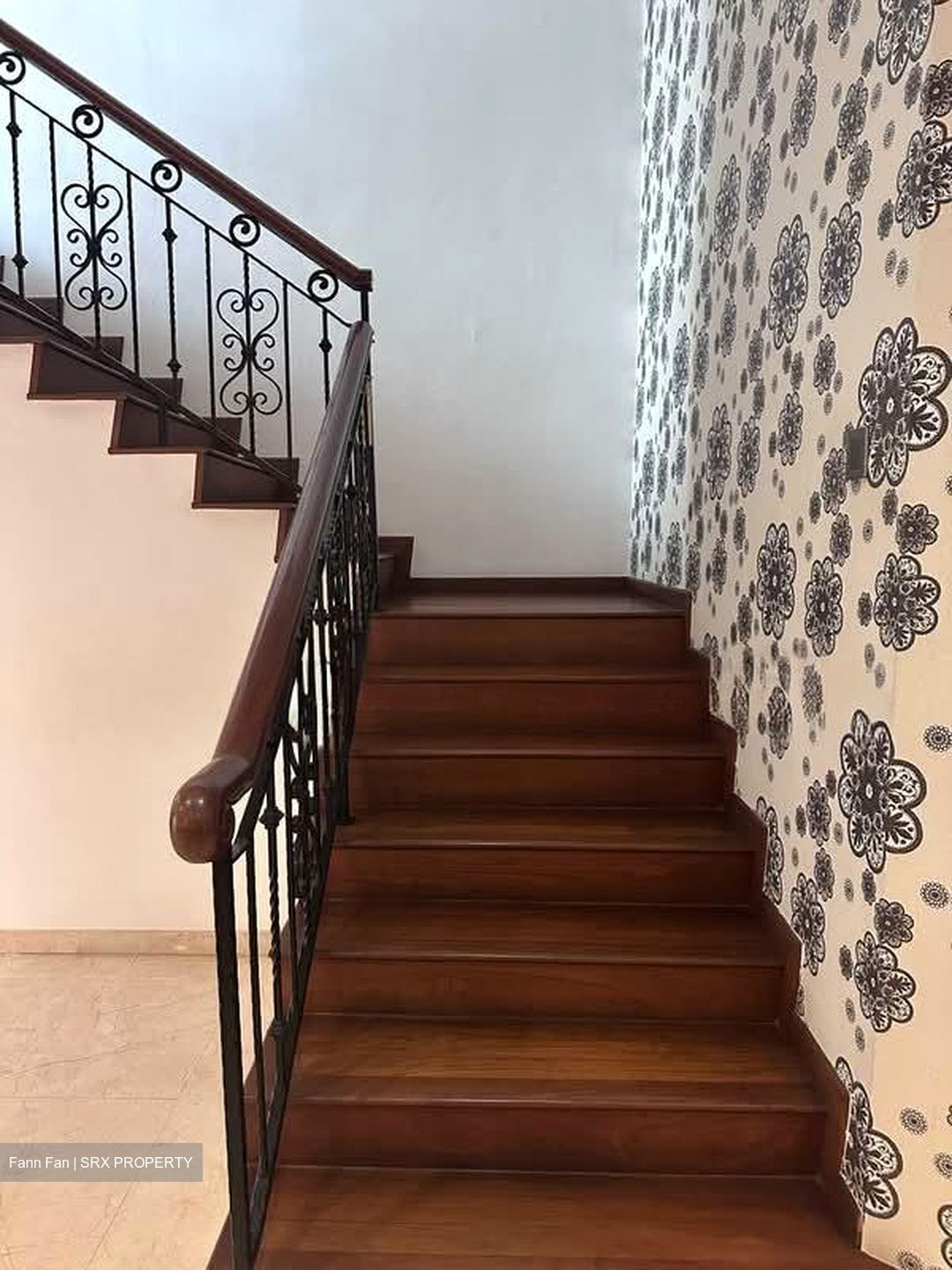 Flower Road (D19), Terrace #598678341